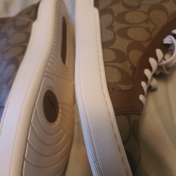 Shoes - Picture 4 of 5